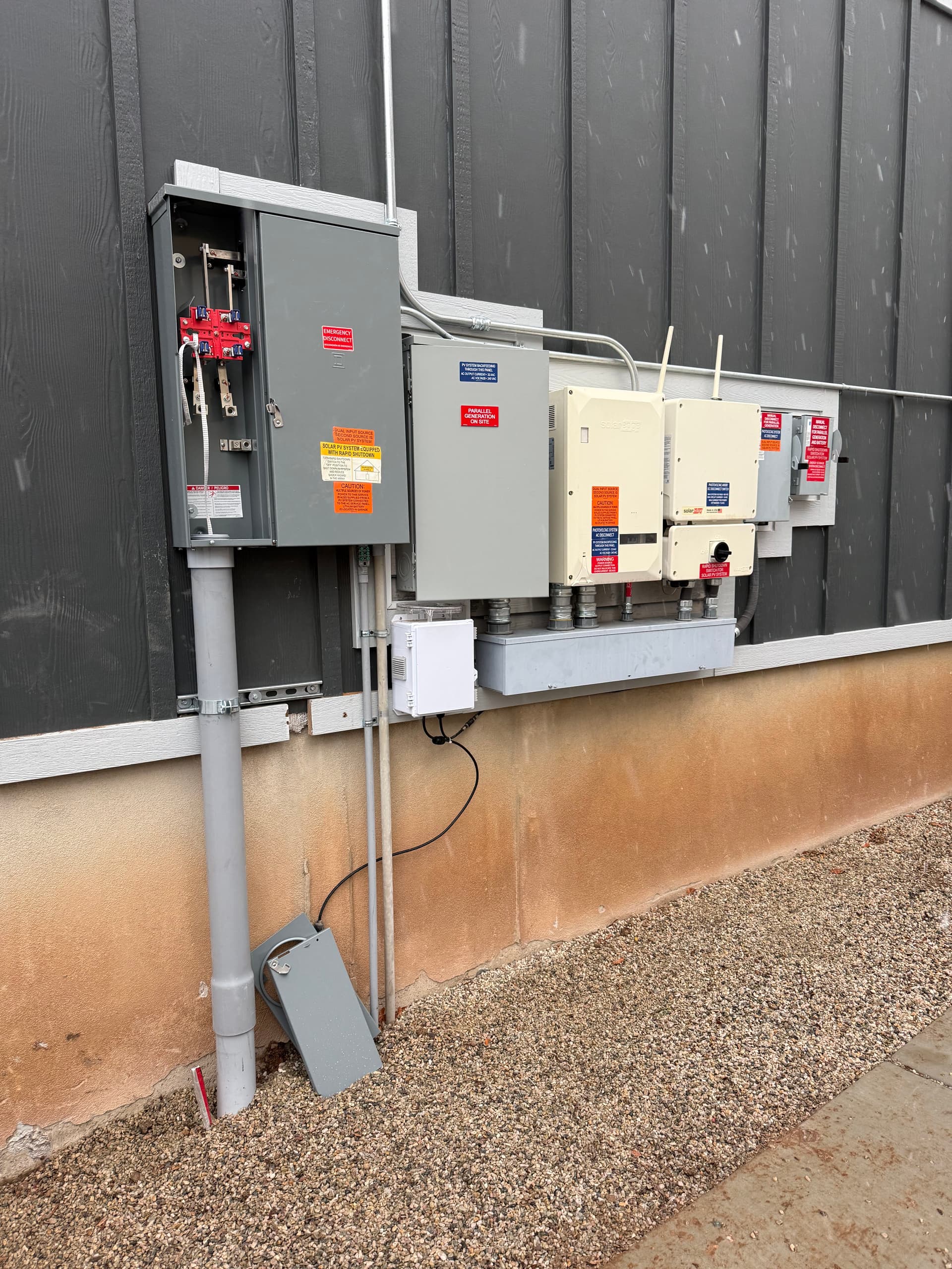 Gallery photos for Restoring Power in the Snow: Image #3