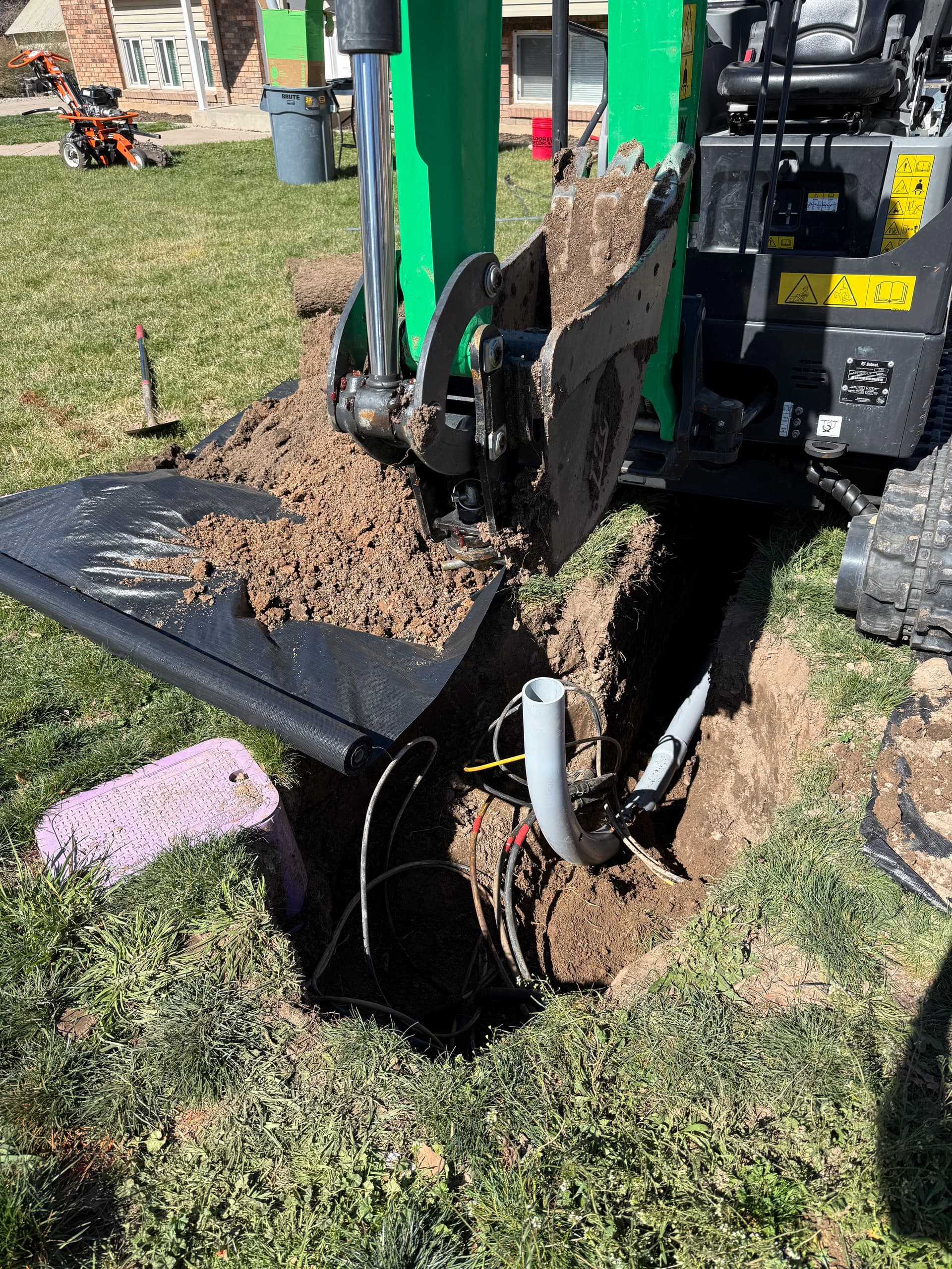 Gallery photos for Boosting Backyard Power with New 200 Amp Electrical Service: Image #3