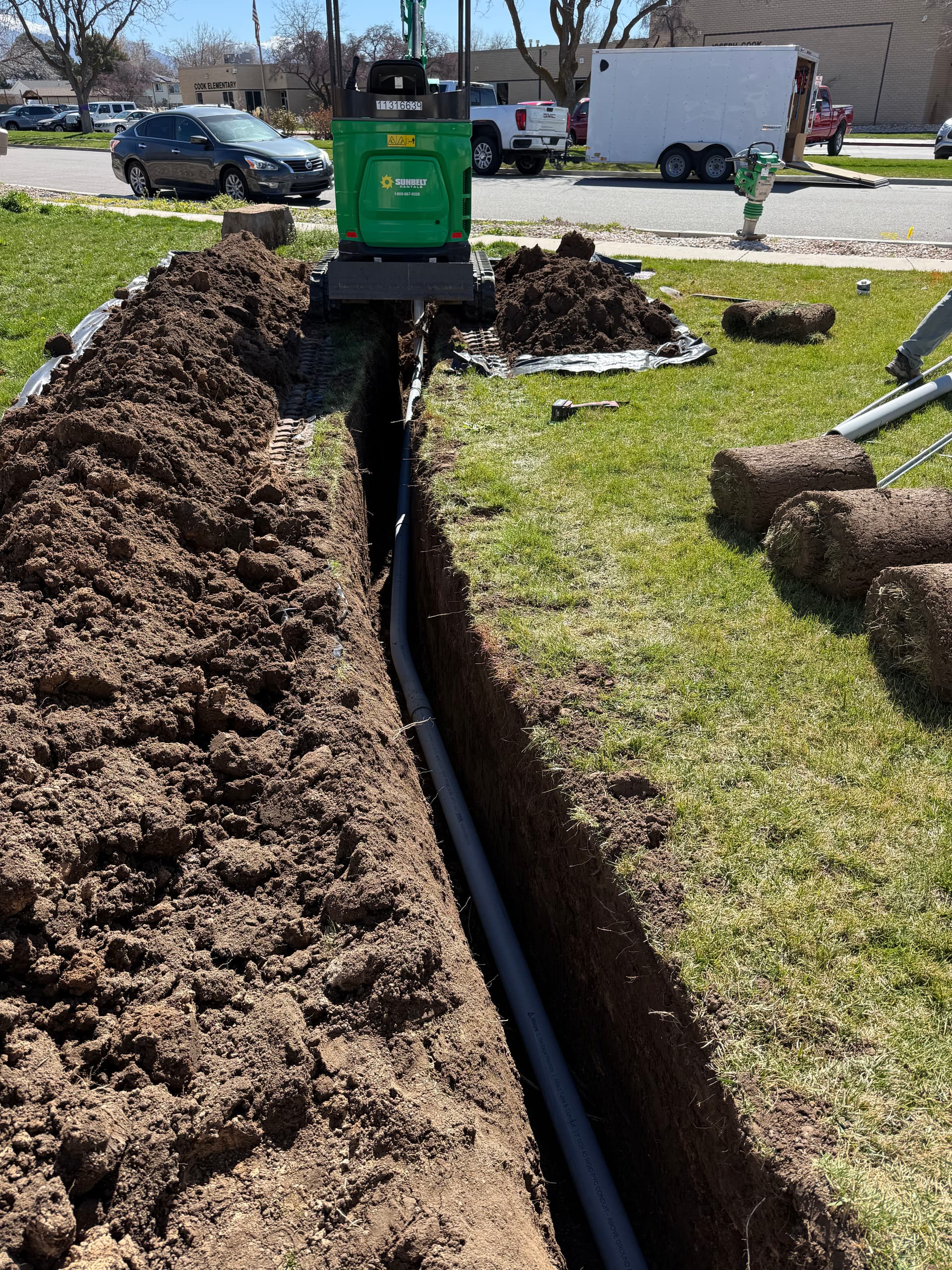 Gallery photos for Boosting Backyard Power with New 200 Amp Electrical Service: Image #4