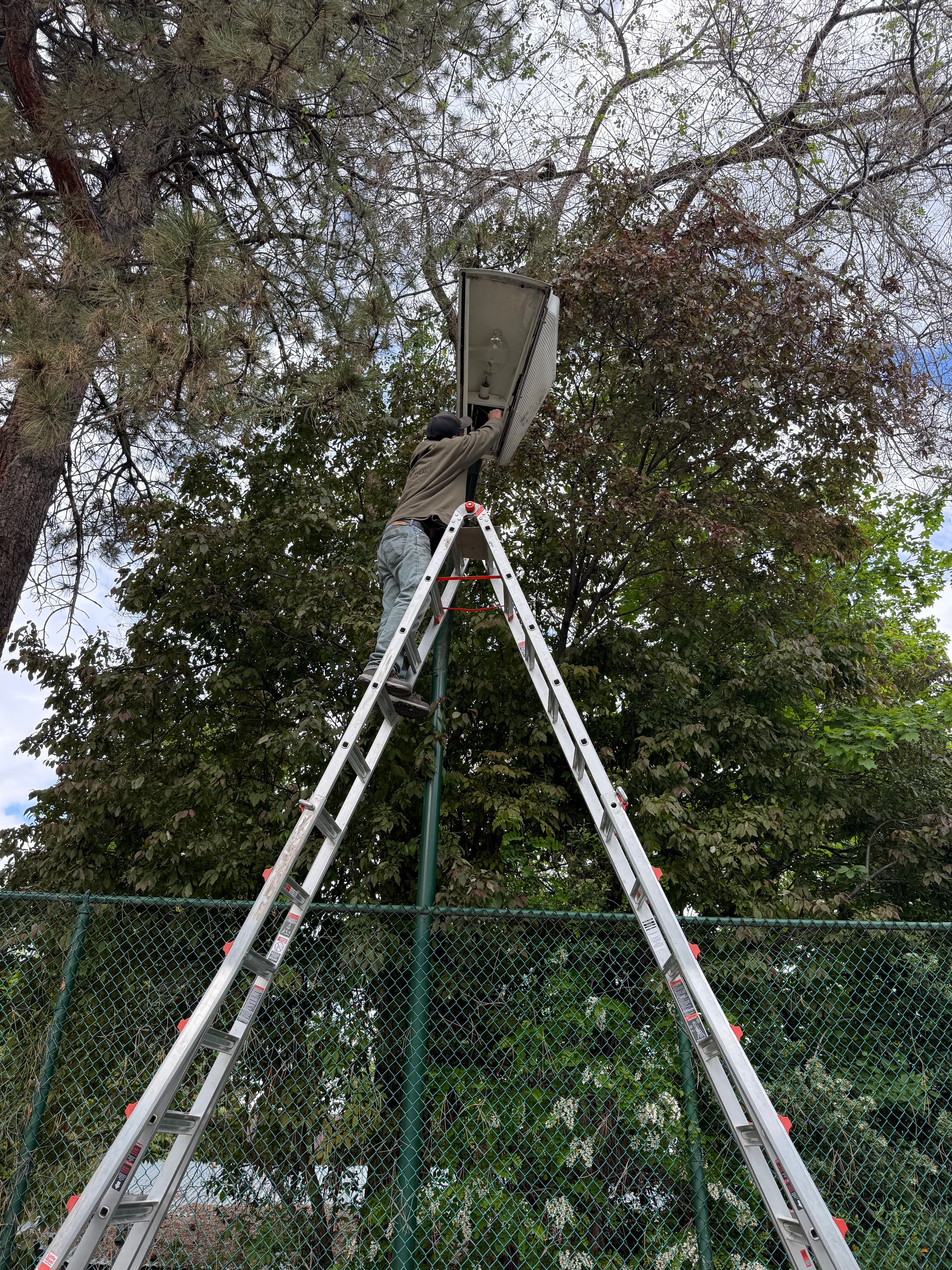 Project Metal Halide to LED Upgrade on an Outdoor Sports Court image
