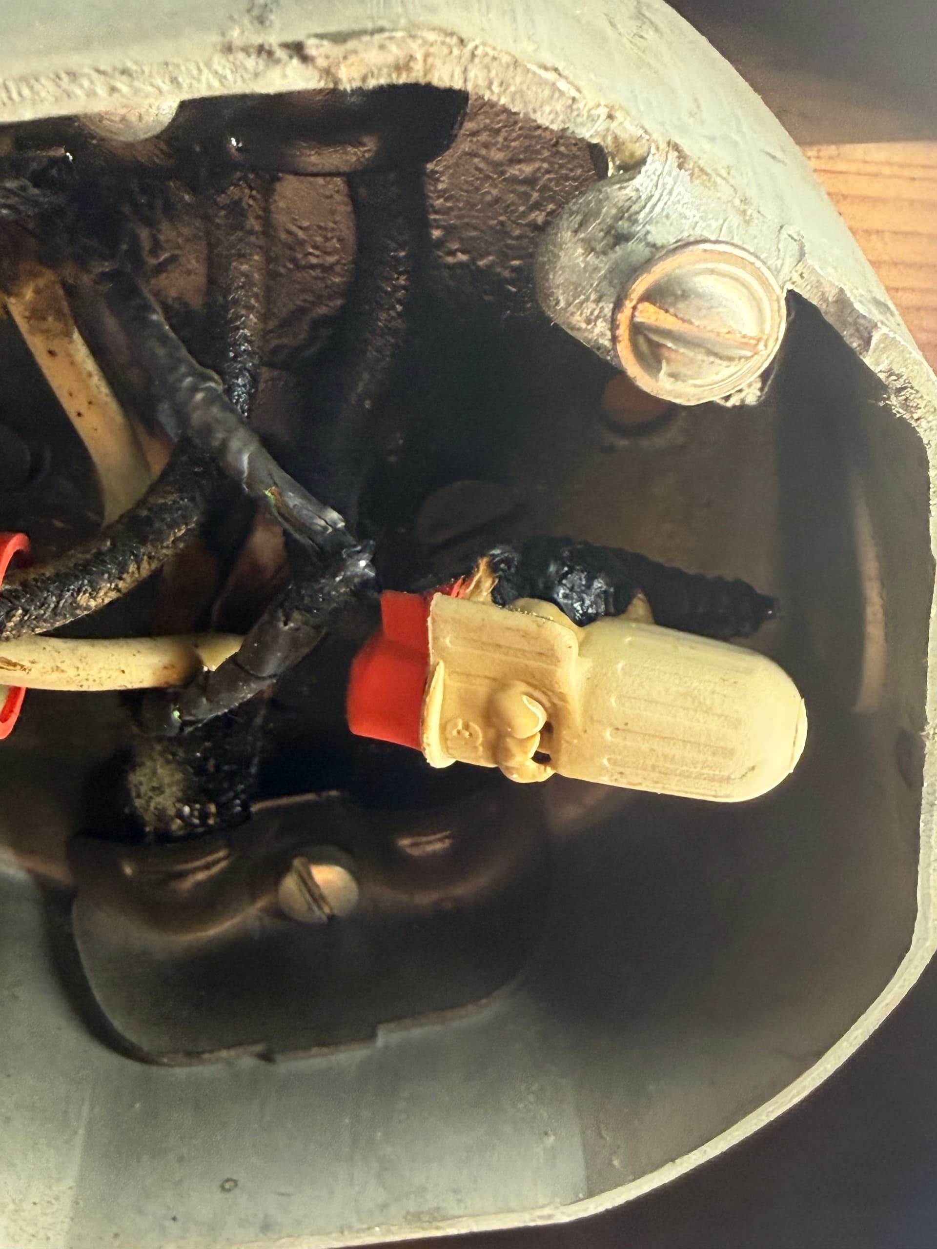 A Loose Wire Connection That Killed Power to Entire Rooms image