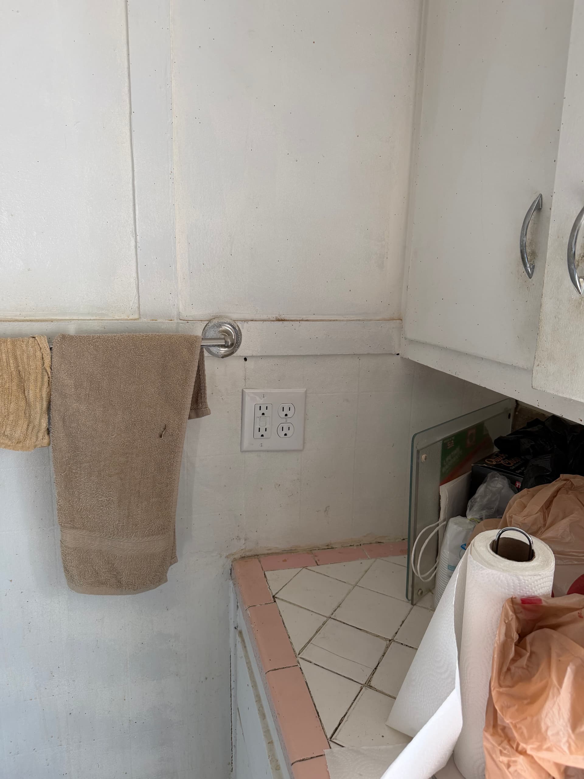 Gallery photos for Full House Rewire and Meter Upgrade on a Century-Old Duplex: Image #6